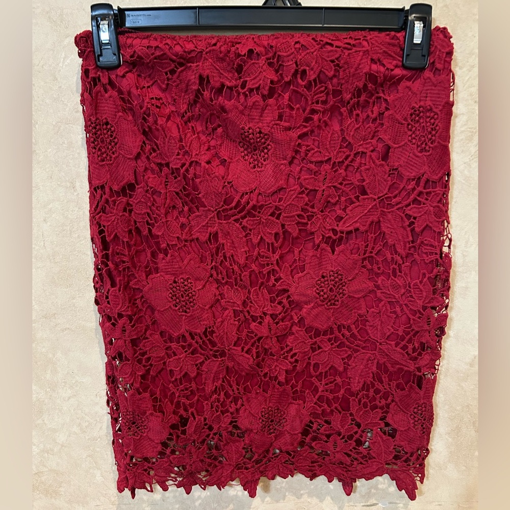 Charlotte Russe Burgundy Lace overlay Pencil Skirt adorable size large
